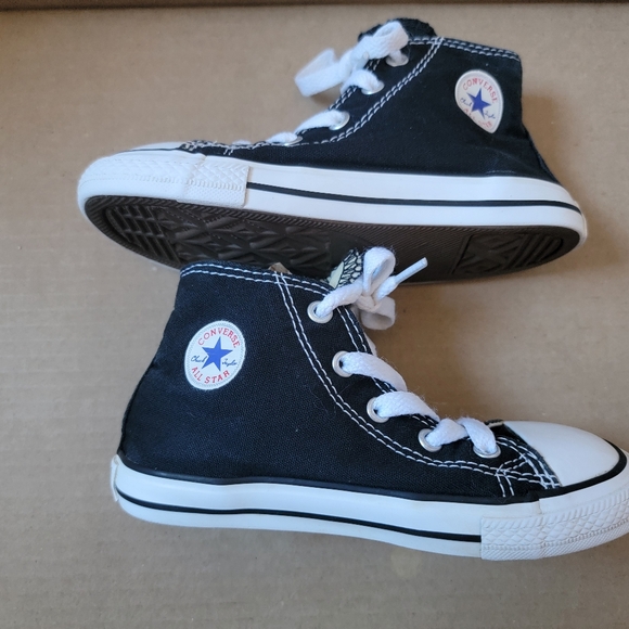 Adorable Toddler Converse Trainers, Size 10 (toddler) EUC. - Picture 1 of 8